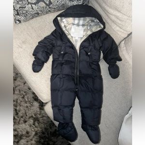 Burberry Baby Snowsuit with Mittens and Footies seize 9 months